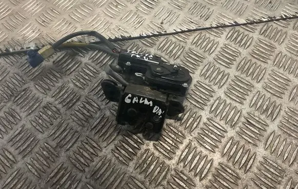 Loading door lock