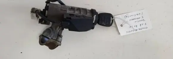 Toyota Avensis T220 Ignition lock 45020052