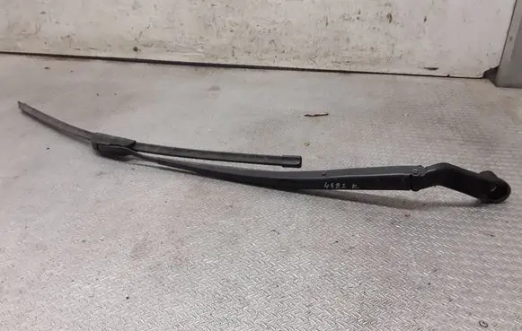 Mazda 6 Windshield/front glass wiper blade 