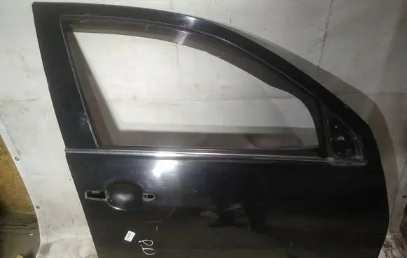 Peugeot 4007 Front door juodos