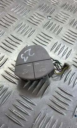 Mercedes-Benz E W211 Alarm switch A2118213151