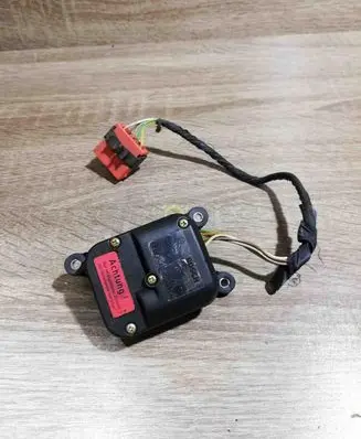 Audi 100 S4 C4 Air flap motor/actuator 4A0820511B 0132801022