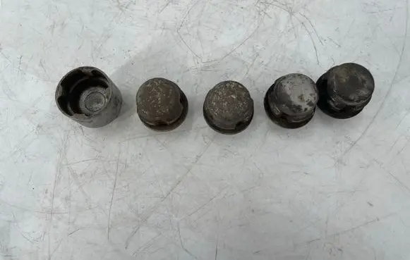 Land Rover Discovery 3 - LR3 Anti-theft wheel nuts and lock