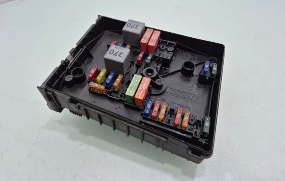 Seat Leon (1P) Fuse module 1K0937629A