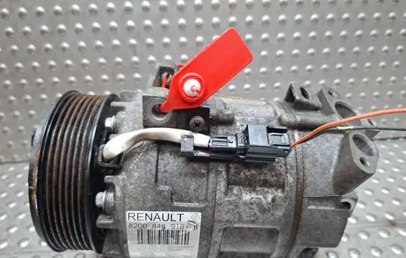Renault Master III Air conditioning (A/C) compressor (pump) S26338846 8200848916