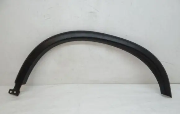 Rear fender molding trim