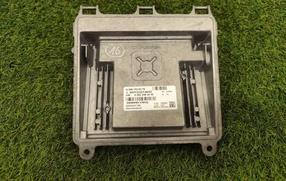 Mercedes-Benz B W245 Engine control unit/module A2661538379 5WK90953 A0024463040