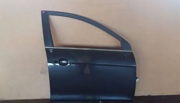 Chevrolet Captiva Front door