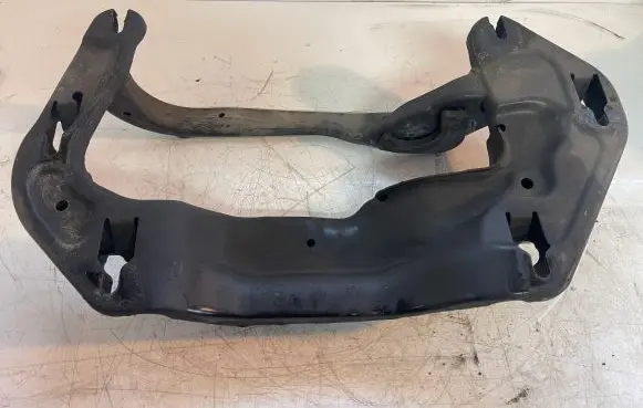 BMW X6 E71 Gearbox mounting bracket 6854187