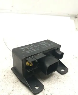Mercedes-Benz A W169 Glow plug pre-heat relay 0255452832