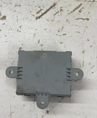 Volvo V70 Door control unit/module 31343028 1010253901