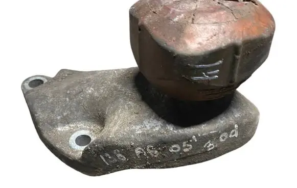 Audi A6 S6 C6 4F Engine mounting bracket 4F0199343M 4F0199339