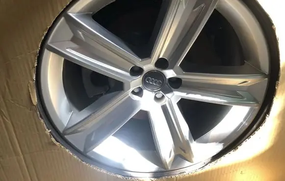 Audi Q8 R20 alloy rim 4M8601025 4M8601025C