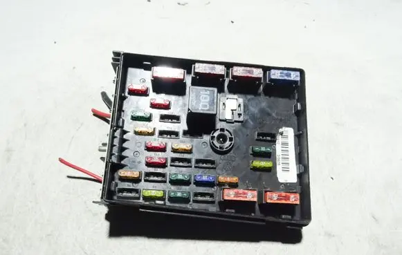 Volkswagen PASSAT B7 Fuse module 3C0937125A