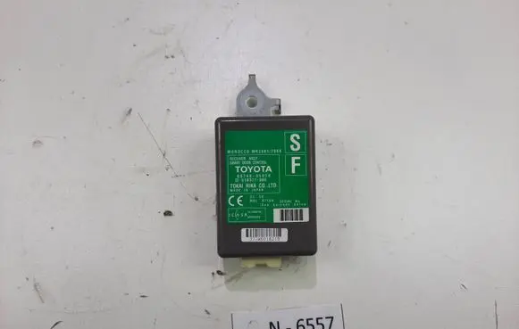 Toyota Avensis T270 Door control unit/module 8974005010