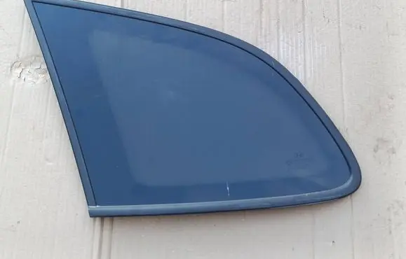 Hyundai Santa Fe Rear side window 43R000399 S000008 DOT748AS3M35
