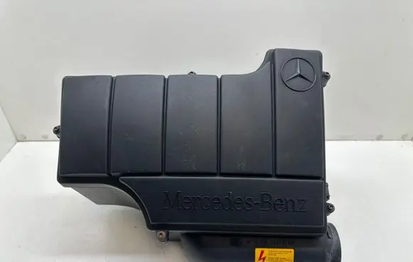 Mercedes-Benz Vaneo W414 Air filter box A1660940004