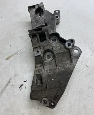 Dacia Sandero Generator/alternator bracket 8200669495