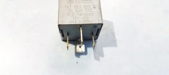 Volkswagen Golf IV Other relay 141951253B 20240072