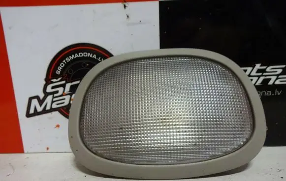 Chrysler Town & Country III Rear seat light 04685242