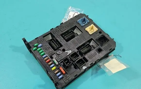 Citroen C4 I Picasso Central body control module 966405908002 IMPRK1540535