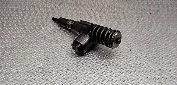 Audi A6 S6 C6 4F Fuel injector 0414720404 03G130073G