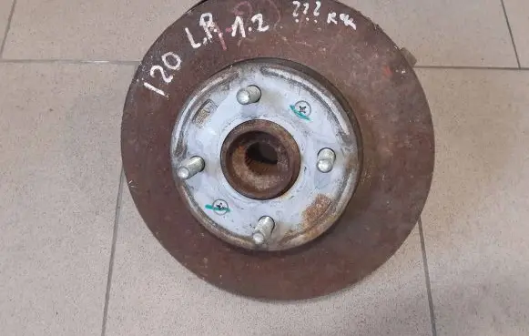 Hyundai i20 (PB PBT) Front wheel hub spindle knuckle
