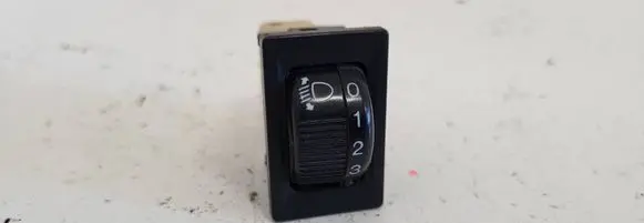 Opel Monterey Headlight level height control switch 133216 2321H30