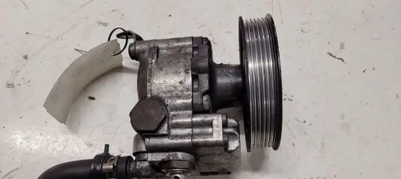 BMW 5 E60 E61 Power steering pump 678084803 7652974109