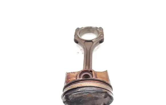 KIA Sportage Piston with connecting rod G4FJ
