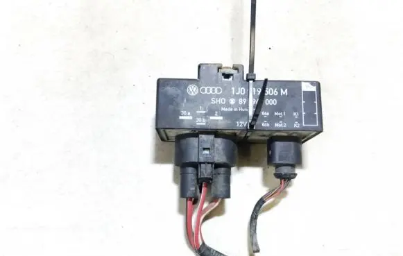 Skoda Fabia Mk1 (6Y) Coolant fan relay 1j0919506m 898967000