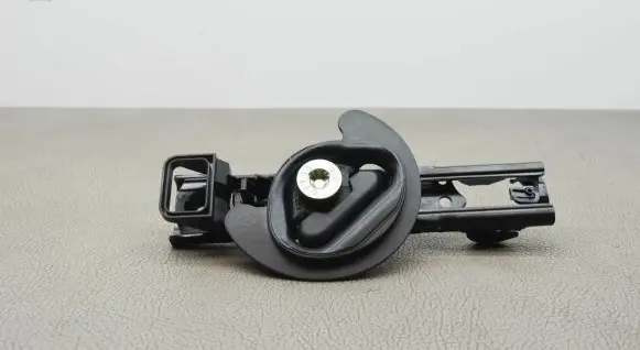 Audi Q7 4M Seat belt height adjuster 4M0857819