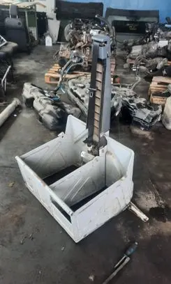 Mercedes-Benz Sprinter W901 W902 W903 W904 Front passenger seat console base 