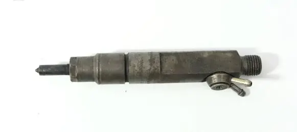 Audi A6 S6 C4 4A Fuel injector 046130201E