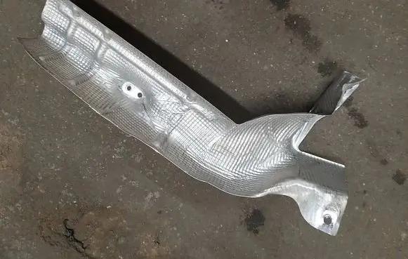 Exhaust heat shield