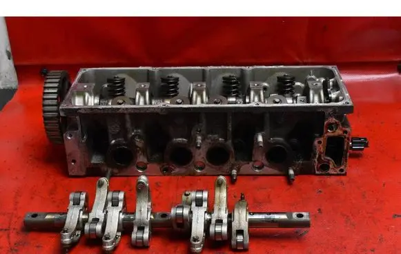Dacia Dokker Engine head 