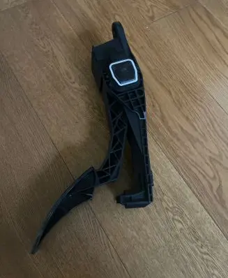 Mercedes-Benz ML W164 Accelerator throttle pedal A1643000004 141108 0316
