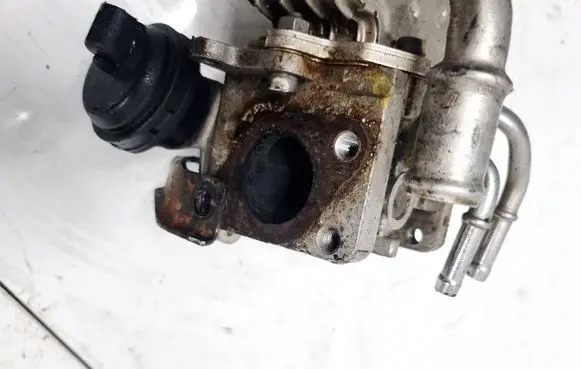Volkswagen Jetta V EGR valve