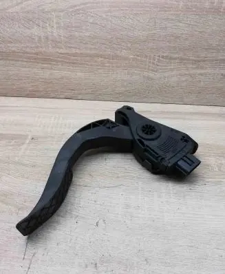 Audi A6 S6 C6 4F Accelerator throttle pedal 8K1723523 6PV009505