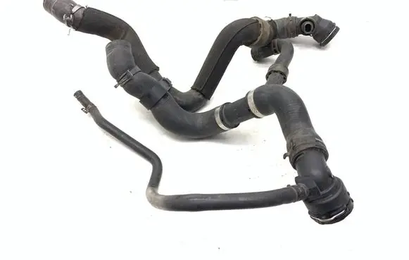 Engine coolant pipe/hose