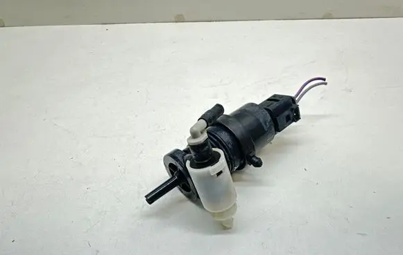 Mercedes-Benz B W246 W242 Windscreen/windshield washer pump 1017634 130316 000975
