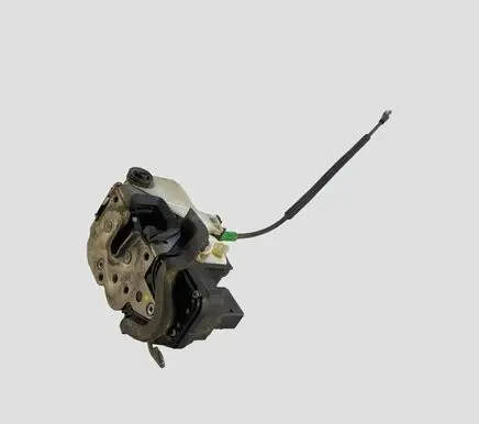Opel Insignia A Front door lock 3023880