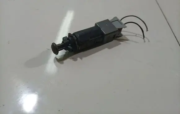 Renault Espace - Grand espace IV Brake pedal sensor switch 