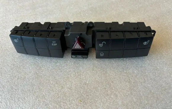 Mercedes-Benz C W203 Hazard light switch A2038707510 33635303 30060710097697