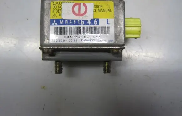 Mitsubishi Pajero Sport I Airbag deployment crash/impact sensor MR461646