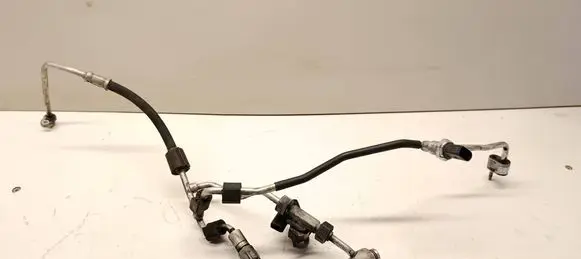 Volkswagen PASSAT B8 Air conditioning (A/C) pipe/hose 8R0260696A