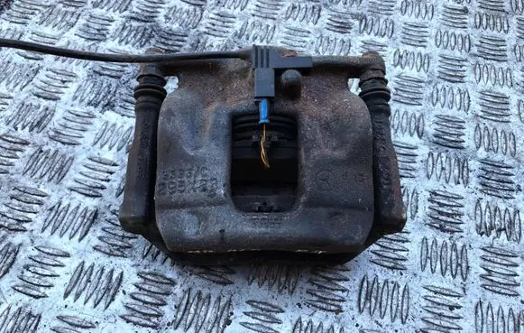 Mercedes-Benz A W176 Front brake caliper