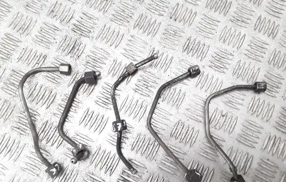 Citroen C3 Fuel injector supply line/pipe 