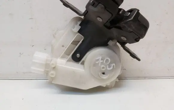 Toyota Yaris Tailgate/trunk/boot lock/catch/latch