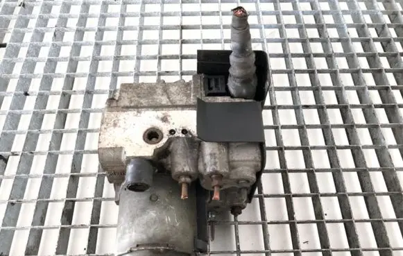 Mercedes-Benz Vito Viano W638 ABS Pump 0273004089
